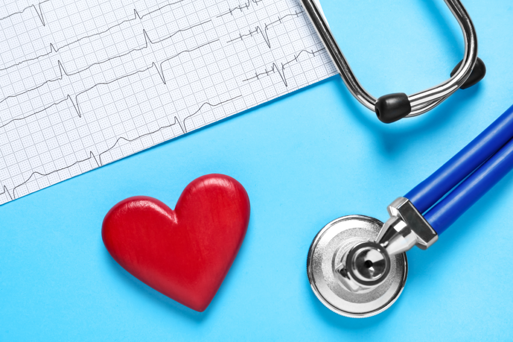 Relatório de eletrocardiograma para identificar presença de arritmia cardíaca.