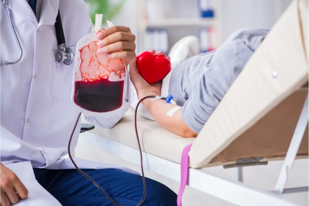 Transfusão de sangue uma da opções de tratamento para anemia falciforme. 