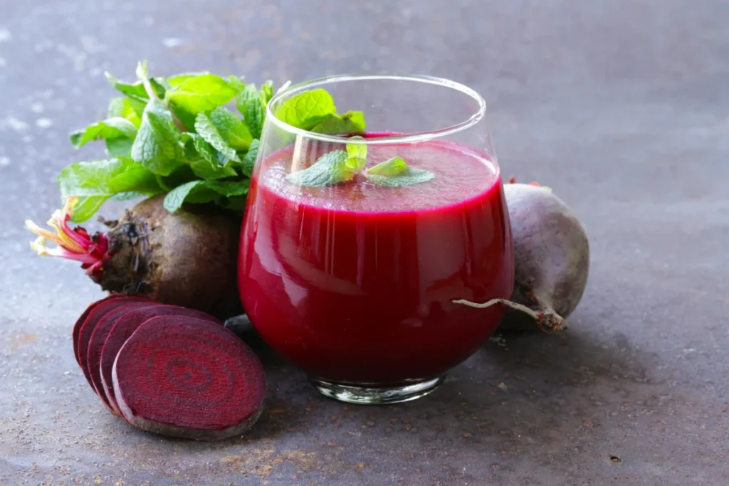 O suco de beterraba é excelente para atletas.