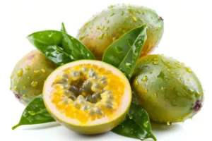 Uma suculenta fruta de maracujá está partida ao meio, revelando seu interior vibrante.